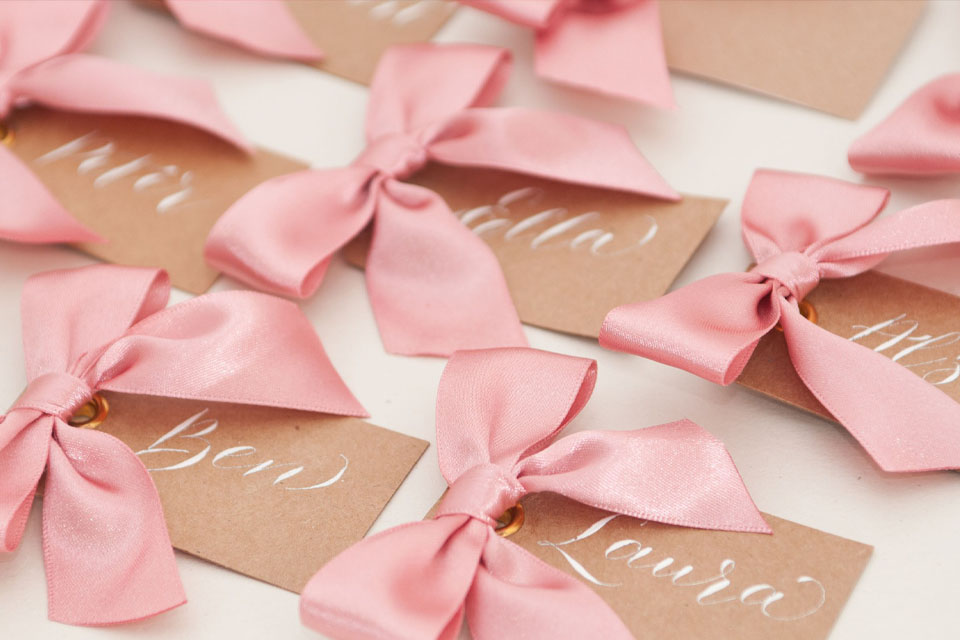 How to Make Small Ribbon Bows with Household Items