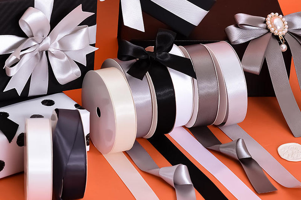 Elegant and Creative Satin Ribbon Accessory Projects